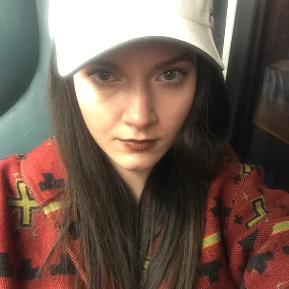 Meet your Posher, Abigail - Picture 1 of 1